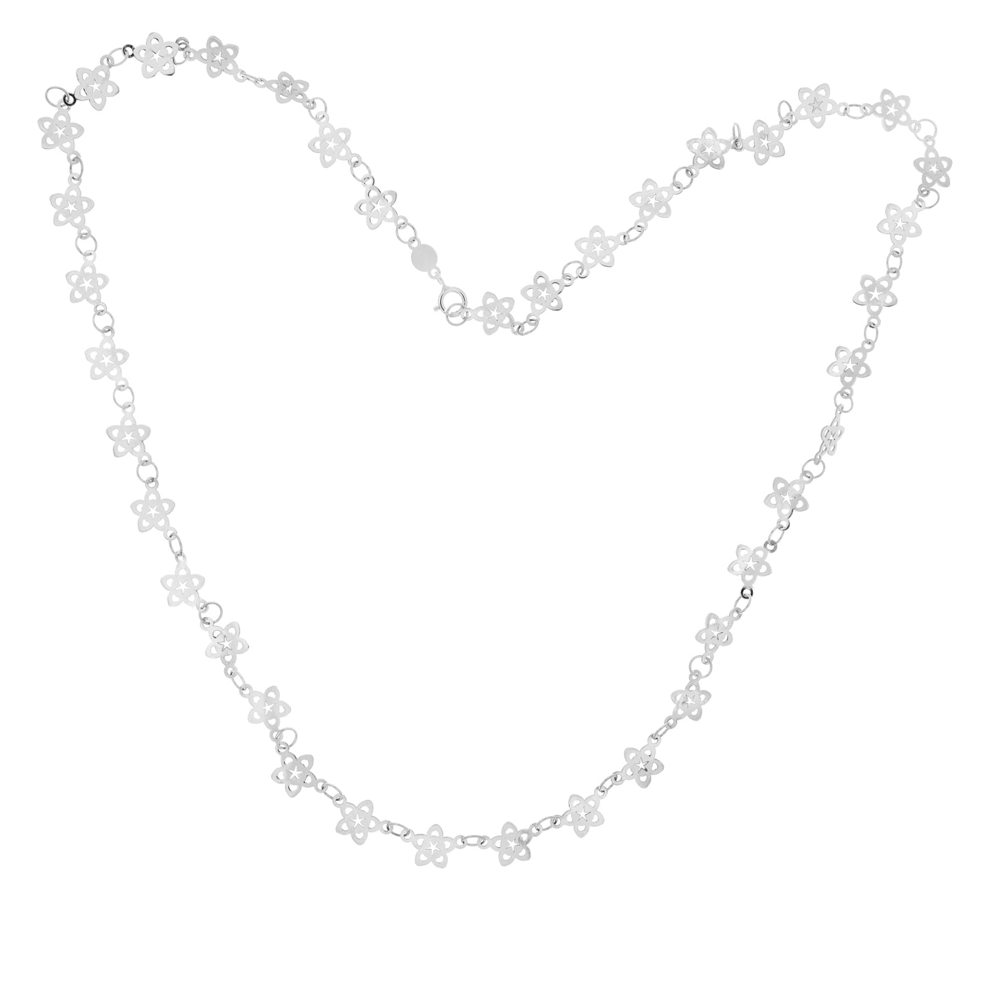 Questo girocollo in oro è un intreccio raffinato di piccoli fiori traforati, uniti tra loro per formare una catena leggera e delicata. Il metallo, dal colore caldo e brillante, riflette la luce con eleganza. Il tocco è liscio e sottile, ma la lavorazione artigianale aggiunge una sensazione di autenticità e unicità. Il girocollo è realizzato con taglio laser e rifinito a mano, unendo tradizione e innovazione nel nostro laboratorio orafo a Livorno.