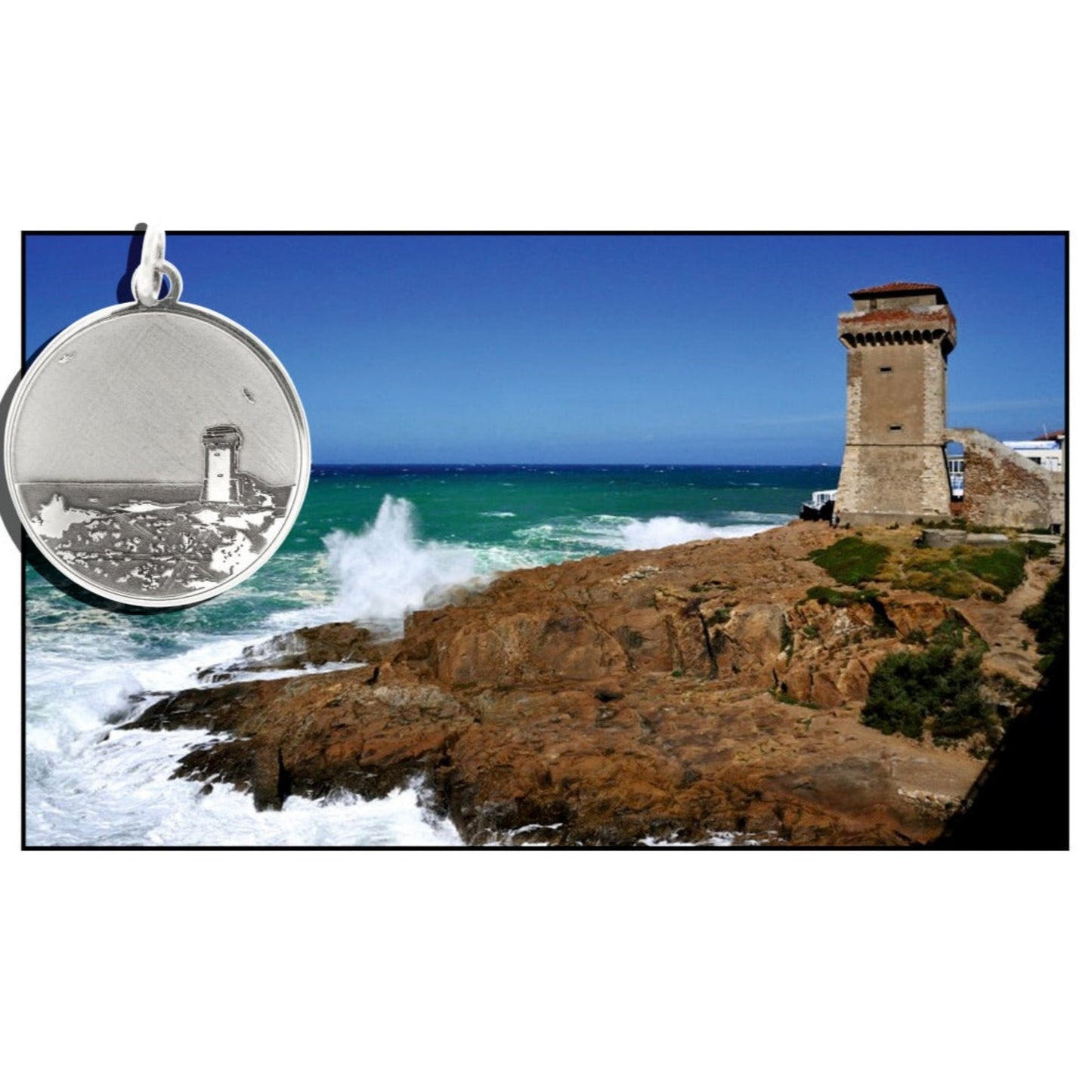 Questa è una medaglia in argento 925, rotonda e piatta, con un diametro di circa 20 mm. Sulla superficie è incisa la Torre di Calafuria, un faro storico situato sulla costa di Livorno. La torre è rappresentata in rilievo, con dettagli che mostrano il paesaggio circostante, come il mare e la scogliera. È un pezzo elegante e simbolico, pensato per celebrare un luogo iconico. La medaglia è dotata di un piccolo anello sulla parte superiore, che ne consente l'uso come ciondolo.