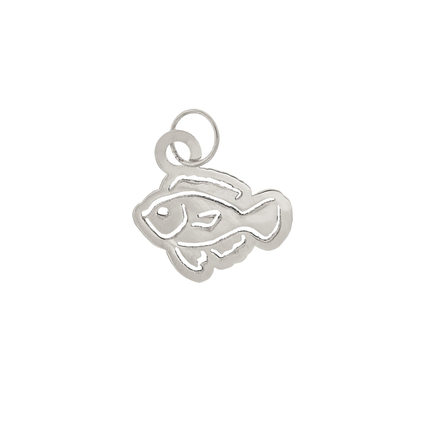 Medaglia in oro giallo, bianco o argento 925. Raffigura un pesce inciso a laser, simbolo di libertà e rinascita. Disponibile in due modelli: una versione scavata, dal design più grande e arioso, con altezza 13 mm, e una versione incisa, piccola e discreta, con altezza 6 mm. Realizzata interamente a mano, è leggera e facile da indossare. Gioiello dal significato simbolico, perfetto come regalo o come portafortuna personale.