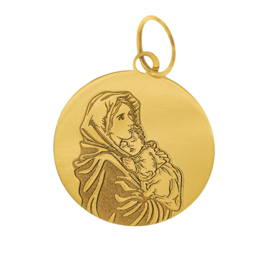 Medaglia rotonda, diametro 17 mm, disponibile in oro giallo, oro bianco o argento 925/°°°. Realizzata a mano e incisa a laser con l’immagine della Madonna che abbraccia il Bambino. I dettagli sono nitidi e delicati, con finitura lucida. Può essere indossata come ciondolo su collana o custodita come simbolo di devozione. Gioiello artigianale, adatto per regali religiosi o momenti speciali.