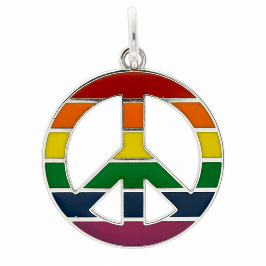 Medaglia in argento 925, 20x25 mm, con simbolo della pace smaltato nei colori dell’arcobaleno. Linea LGBT. Un gioiello artigianale che celebra inclusione e libertà.