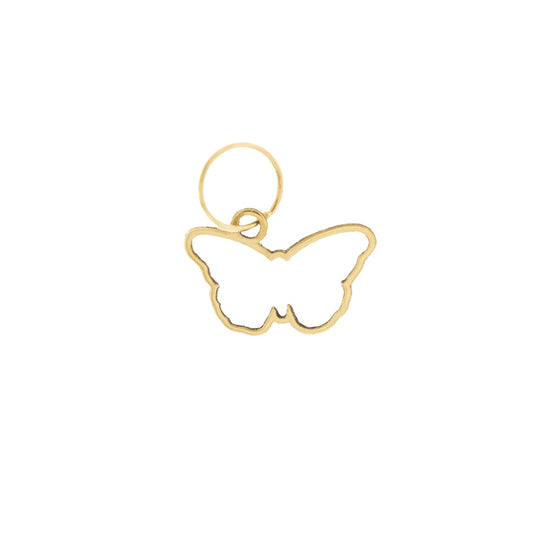 Pendente a forma di farfalla traforata, altezza 9 mm, disponibile in oro giallo, oro bianco o argento 925. Realizzato a mano, con profilo sottile e leggero, rappresenta la leggerezza e la libertà. Il design è semplice ma espressivo: la sagoma della farfalla è delicatamente ritagliata, lasciando spazio e respiro al metallo prezioso. Un gioiello da indossare ogni giorno o regalare con il cuore.
